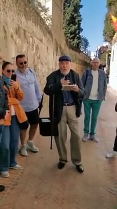 İlber Ortaylı İspanya sokaklarında dans etti: "Kitap çalışmalarına kısa bir ara"