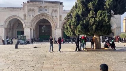 Son dakika haberleri: İsrail polisi Mescid-i Aksa'ya baskın düzenledi (5)