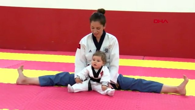 Tekvandoya gönül veren anne, dünya şampiyonu oldu