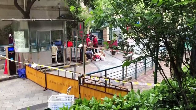 Shanghái relaja con precaución sus restricciones pese a nuevos muertos por covid