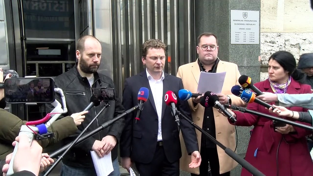 ZÁZNAM: Odborári podali trestné oznámenie pre miliónovú škodu, ktorá mala vzniknúť UNB