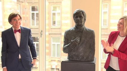 Le buste d'Elio Di Rupo inauguré à la chambre