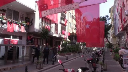 Salih ustanın "23 Nisan sokağı" çocukların kutlamasına hazırlandı