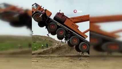 Fabrika inşaatında vinç şaha kalktı