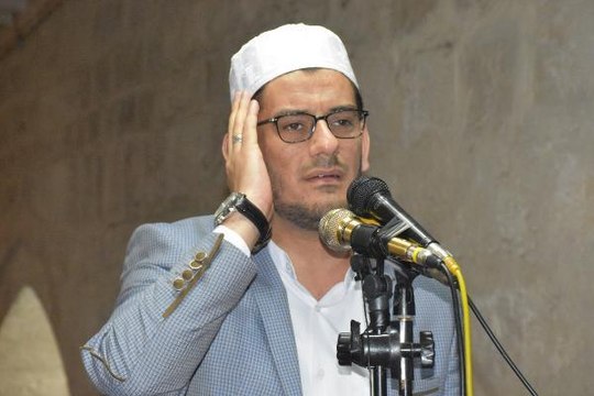 ARABİSTAN'DA EZAN OKUMA BİRİNCİSİ, TARİHİ ULU CAMİİ'NDE CUMA SELASI VERDİ