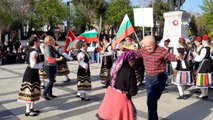 Bulgar folklor ekibi ve vatandaşlar Edirne'de Ankara havası oynadı