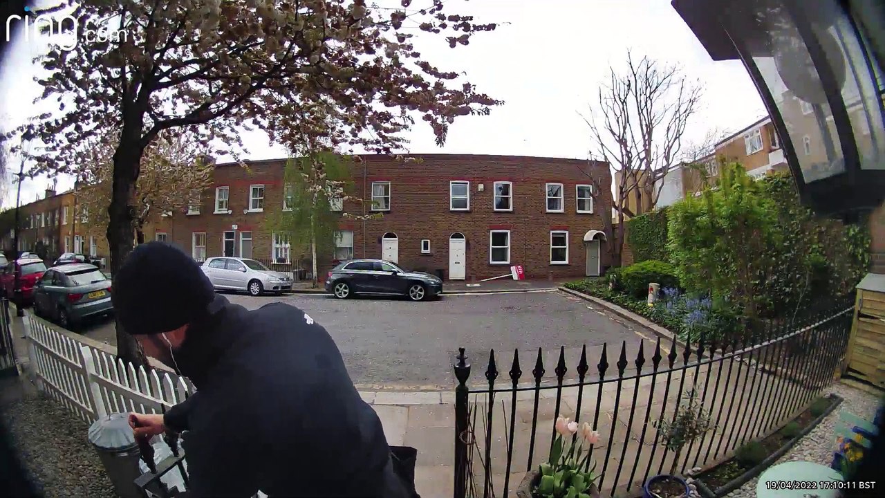 Window Cleaner's Fall From Gate