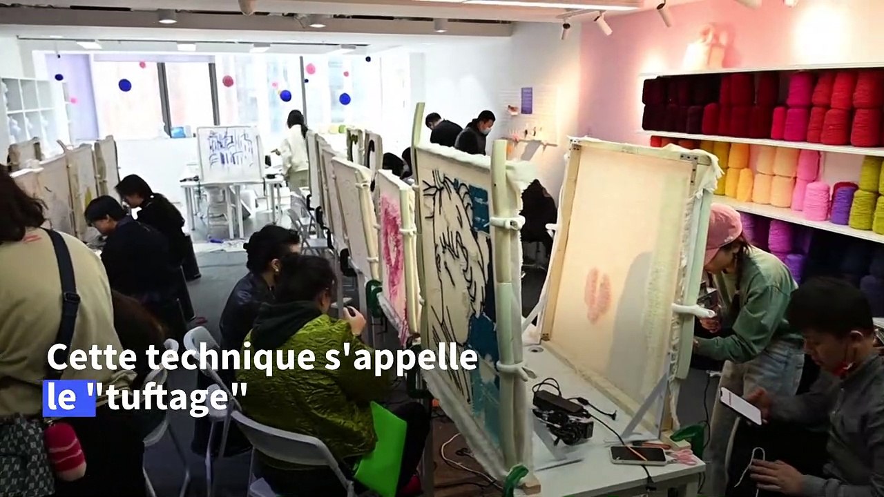 Les jeunes Chinois accros au tuftage, l'artisanat anti-stress