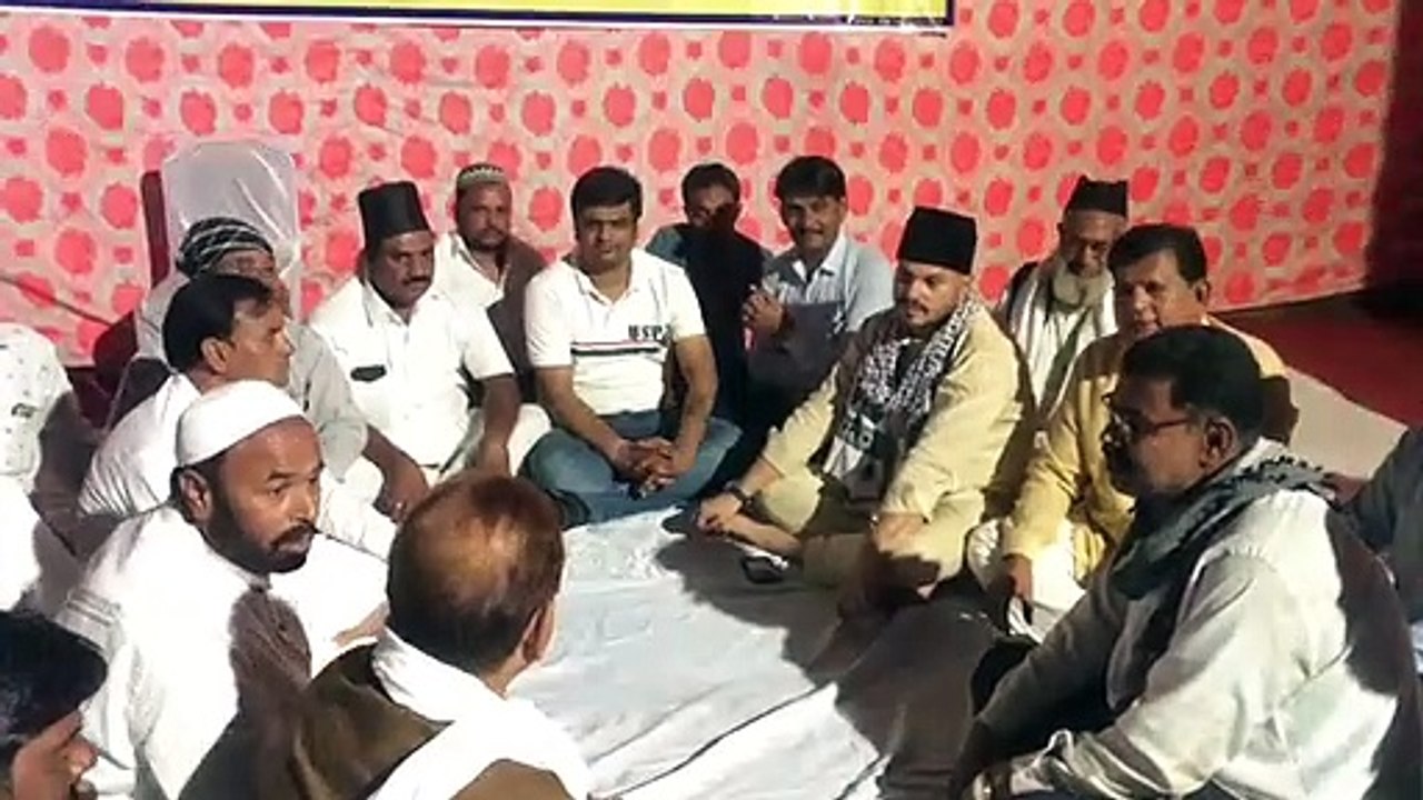 रोजा इफ्तार में मांगी दुआएं