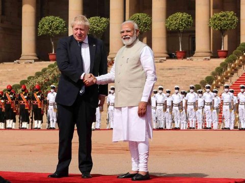 Johnson: Ukrayna'daki savaş 2023 yılının sonuna kadar sürebilir