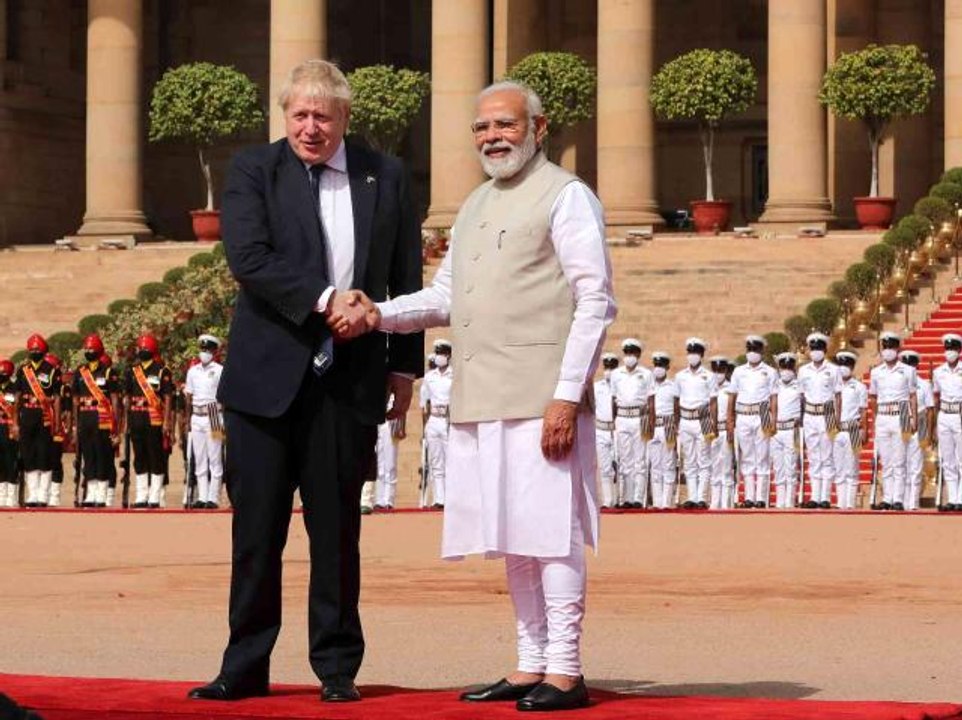 Johnson: "Ukrayna'daki savaş 2023 yılının sonuna kadar sürebilir"