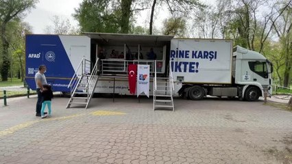 Vatandaşlar deprem bilincini AFAD'ın eğitim tırında öğreniyor