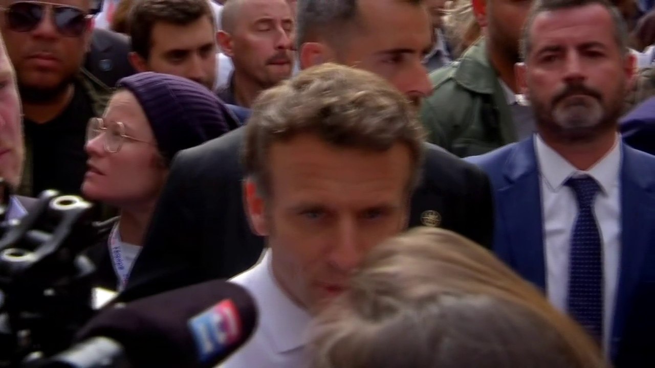 Emmanuel Macron: "Si les Françaises et les Français me font confiance, Jean Castex sera toujours à mes côtés la semaine prochaine"
