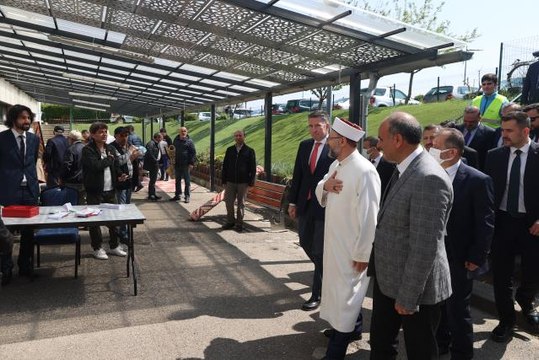 Diyanet İşleri Başkanı Erbaş: Allah dünyayı hepimiz için yaratmıştır ve dünya hepimize yeter