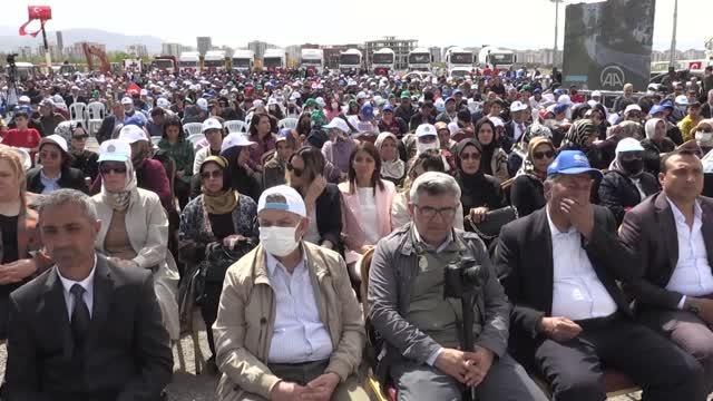 Kurum: Millete hizmet etmesini bilmeyenler pusuladan anlamayan kaptana benzer