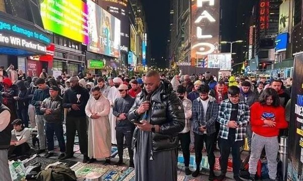 لأوّل مرة في التاريخ إقامة صلاة التراويح في الـ تايمز سكوير