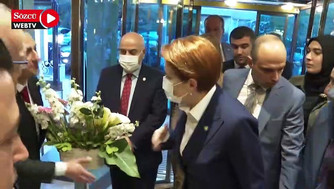 Akşener, eski milletvekilleri ve bakanlarla iftar yaptı