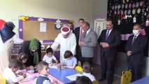 Diyanet İşleri Başkanı Erbaş, Fransa'da 4-6 yaş Kur'an kursu ve hafızlık öğrencilerini ziyaret etti