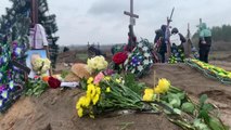 Rusya'nın saldırısı altındaki Ukrayna - Buça şehir mezarlığındaki defin işlemleri
