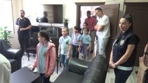 Silopi'de Çocuklar Haber Merkezinde Anons Geçti Emniyet Müdürünün Koltuğuna Oturdu