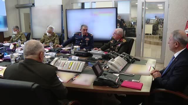 Akar ve TSK komuta kademesi Harekat Merkezi'nden, Pençe Kilit'te sahadaki son durumu değerlendirdi