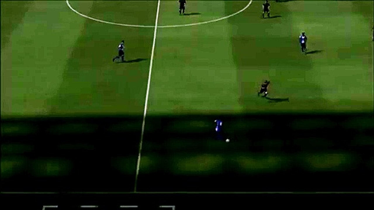 FIFA 13 FIFA 13 - attack
