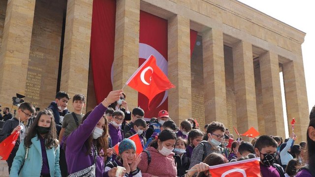 23 Nisan tüm yurtta coşkuyla kutlanıyor: Çocuklar iki yıl sonra Anıtkabir’de