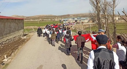 23 NİSAN GELENEĞİNİ YENİDEN YAŞATTILAR