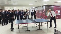 Cumhurbaşkanı Erdoğan öğrencilerle masa tenisi oynadı