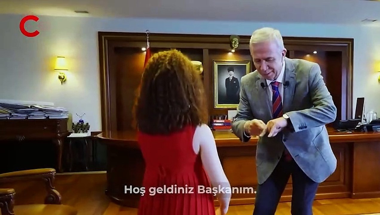 Mansur Yavaş, koltuğunu Esila'ya bıraktı: 'Ankara şiir gibi bir şehir olsun istiyorum'