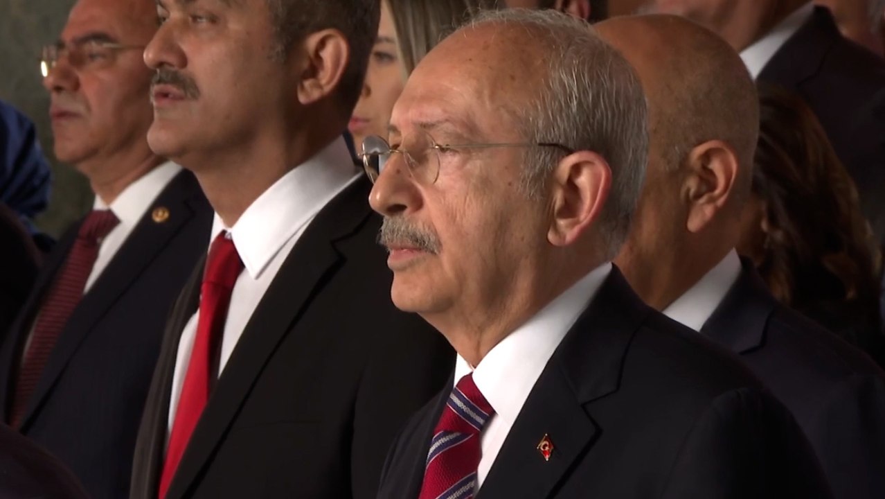 CHP lideri Kemal Kılıçdaroğlu, Anıtkabir'de düzenlenen resmi törene katıldı
