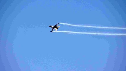 'SOLOTÜRK' Çanakkale semalarında çocuklar için uçtu