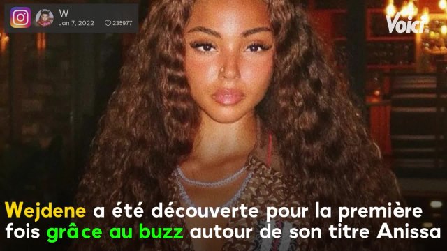 VOICI : Wejdene fête ses 18 ans : la chanteuse s'amuse des rumeurs sur son âge