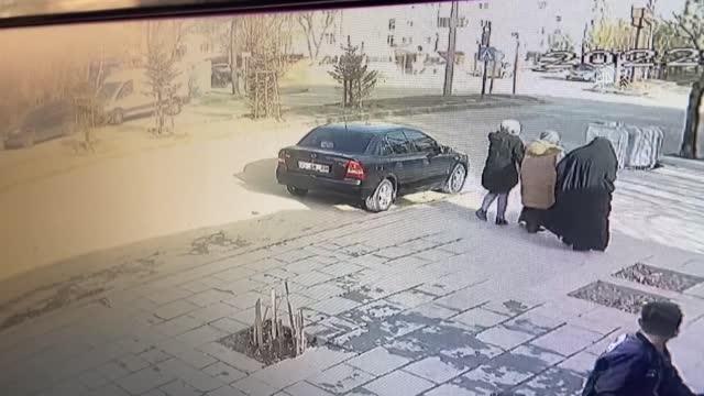 İşçi servisi yayalara çarptı, 6 kişi yaralandı