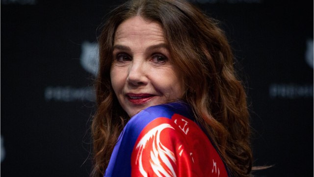 FEMME ACTUELLE - Victoria Abril : ses confidences sur le sexisme dont elle fut victime durant sa jeunesse