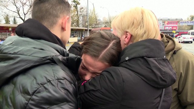 Des milliers de personnes retournent en Ukraine pour fêter la Pâques orthodoxe