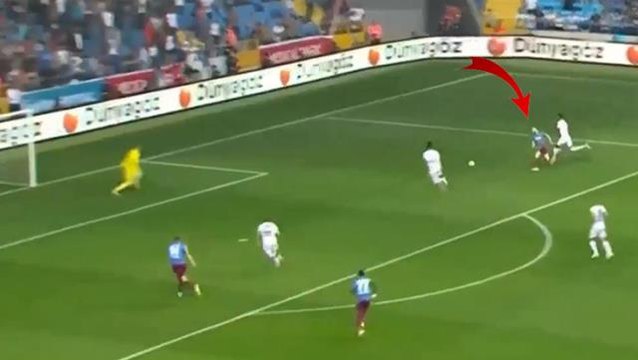 Türkiye, hakem Yaşar Kemal Uğurlu'yu konuşuyor! Adana Demirspor-Trabzonspor maçında verdiği karar olay oldu