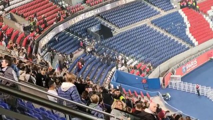 La afición del PSG no celebró el título en el estadio