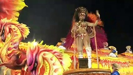 Paraíso do Tuiuti abre 2° noite de desfiles na Sapucaí