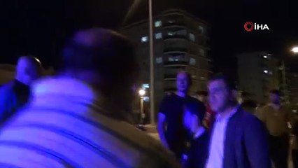Çay içerken şok yaşadılar: Bahçelerine araç uçtu