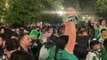 La euforia de los aficionados del Betis se desborda en Sevilla tras ganar la Copa