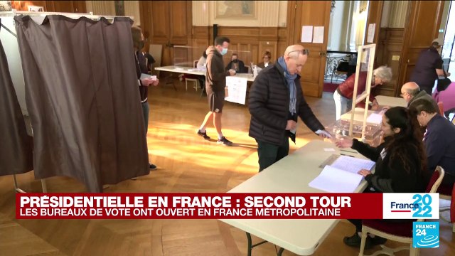 Présidentielle 2022 : les premiers français se rendent aux urnes pour le second tour de l'élection