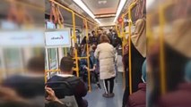 Metroda maske tartışması... Maskesiz gençleri uyaran kadın hakarete uğradı