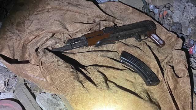 Evinde kalaşnikof piyade tüfeği bulunan zanlı gözaltına alındı