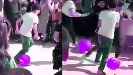 Mersin’de skandal gösteri: Türk bayraklı balon patlama oyunu