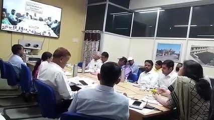 कलक्टर ने अधिकारियों से किया सवांद