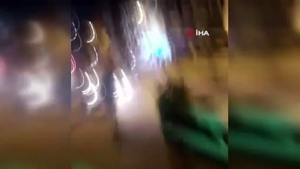 Gençler birbirine silahlarla saldırdı