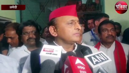 अमेठी में महिला दरोगा के परिजनों से मिलने पहुंचे अखिलेश यादव, कहा...