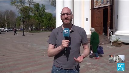 Cake and war: Ukrainians mark sombre Orthodox Easter