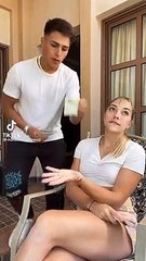 Cuando un colombiano pide permiso para salir...